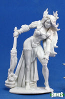 Reaper Bones: Yephima, Female Cloud Giant 77162 RPG - Miniatures